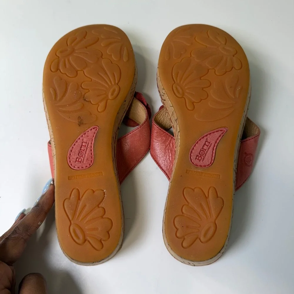 Born Womens Coral Pink Leather Floral Wedge Thong Sandals‎ B93805 Size 7 38